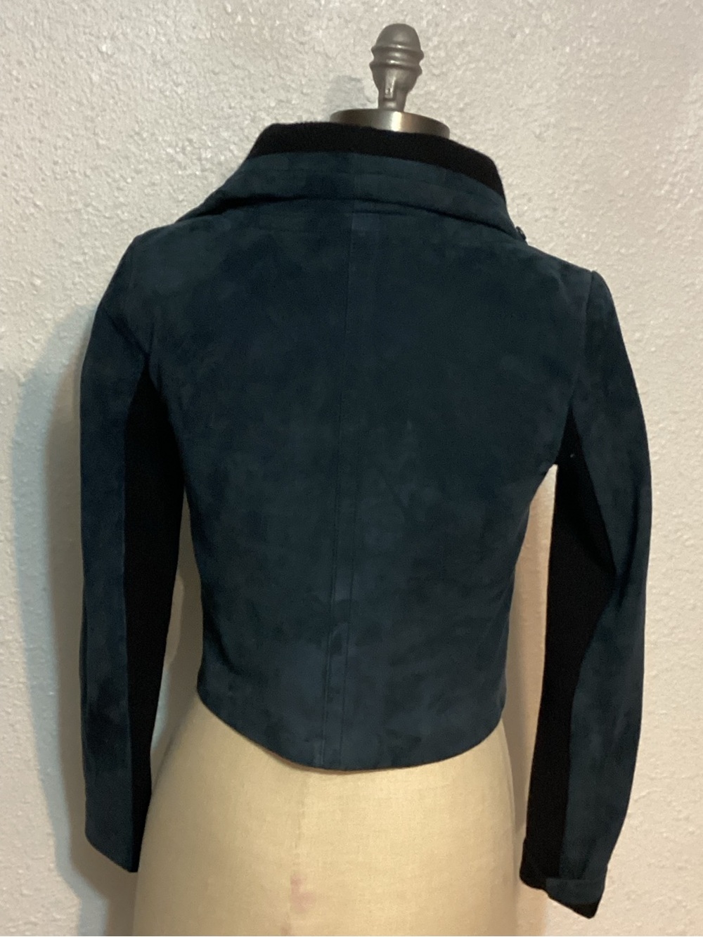 Yigal Azrouel Women’s lambskin Suede Asymmetrical Moto Jacket size 4 - Picture 6 of 7